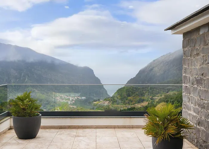 Blue Horizon Luxury Villa Senhora do Rosário